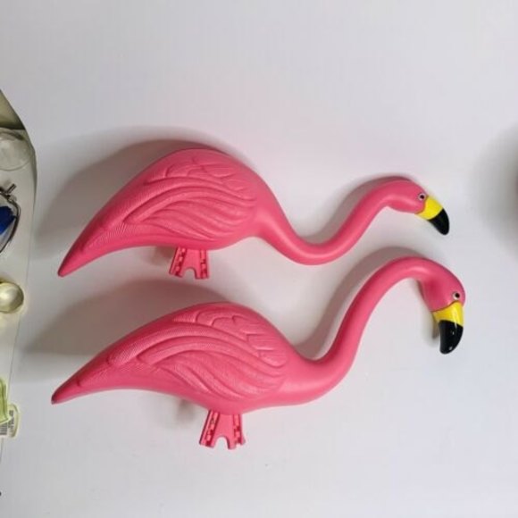 2 Vintage PINK PLASTIC FLAMINGO 20 Inch Blow Mold Yard Decor Garden Lawn - Picture 3 of 12
